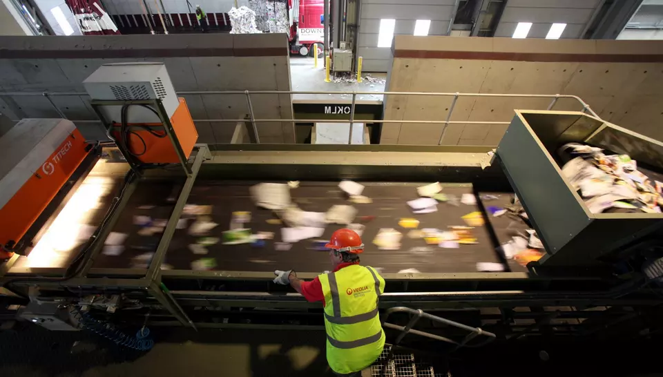 垃圾自动分选，回收垃圾，自动化垃圾分类